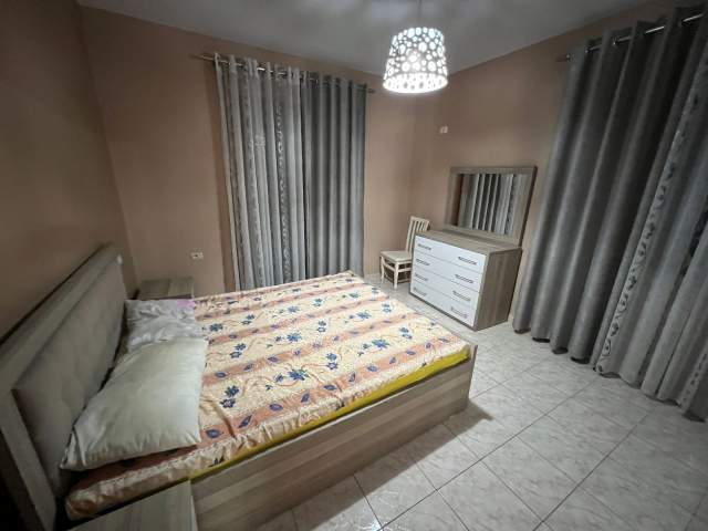 Tirane, jepet me qera apartament 2+1+BLK Kati 5, 120 m² 400 Euro (Don Bosko)