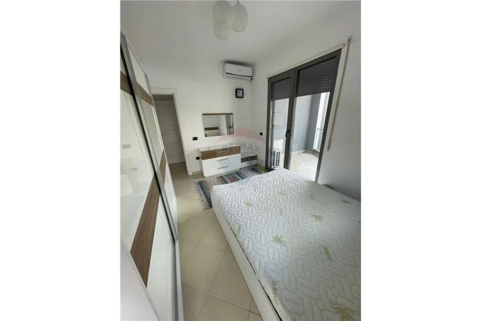 Tirane, jepet me qera apartament 2+1+Aneks+Ballkon Kati 4, 115 m² 800 € (Rruga e Kososvareve)