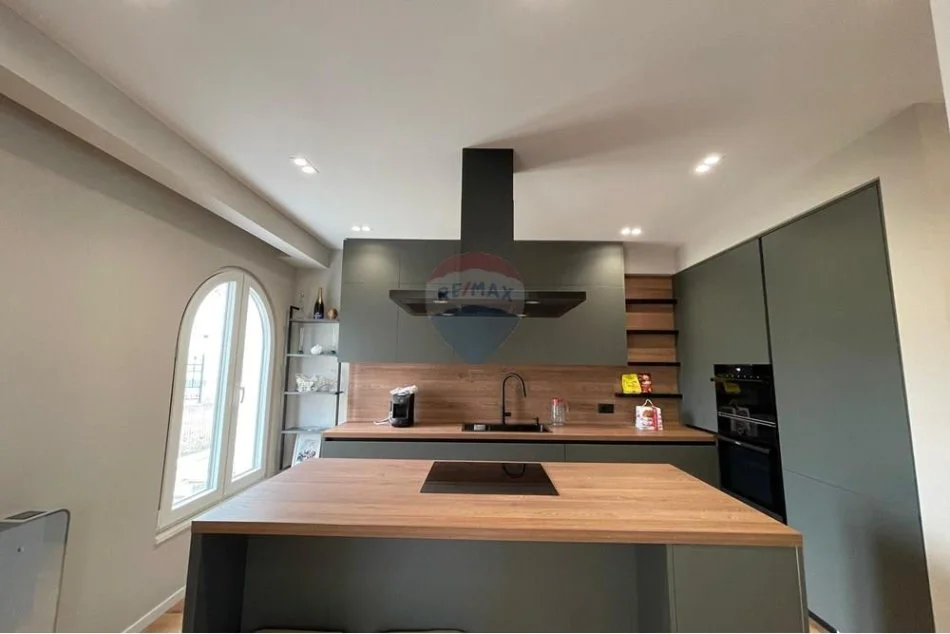 Tirane, jepet me qera apartament 2 Katshe Kati 0, 600 m² 3.300 € (Mjull-Bathore)