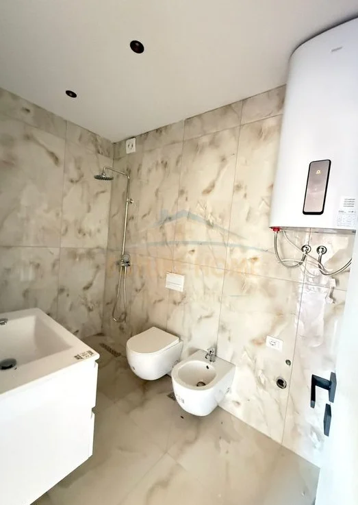 Tirane, shes apartament 2+1 Kati 5, 103 m² 257.500 € (Qemal Stafa)