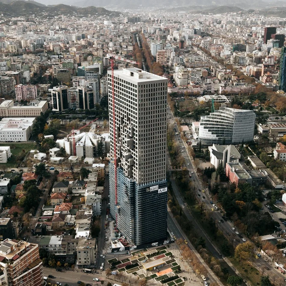 Tirane, shitet 1+1 , (Kopleksi DownTown rruga e elabsanit)