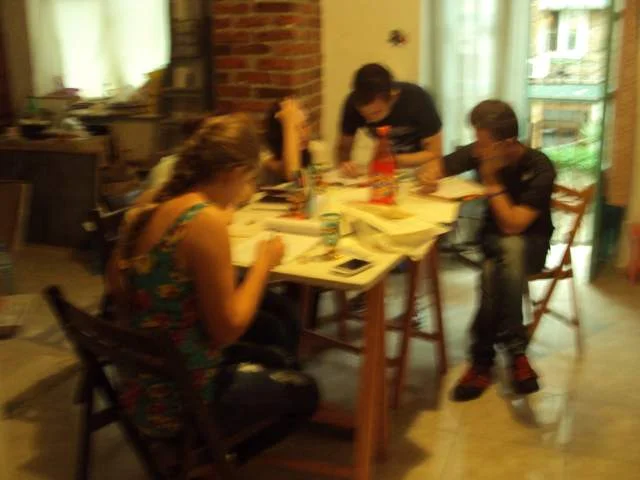 Tirane, Kurs Italishte , jashte praktikave tradicionale