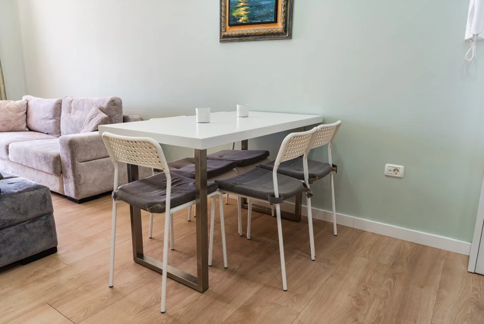 Vlore, jepet me qera apartament 1+1+Ballkon , 97 m² 800 € (Lungomare)