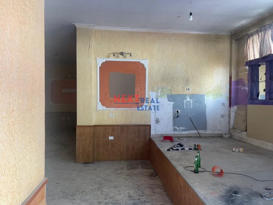 Vlore, shitet dyqan Kati 0, 85 m² 115.000 € (VLORE)