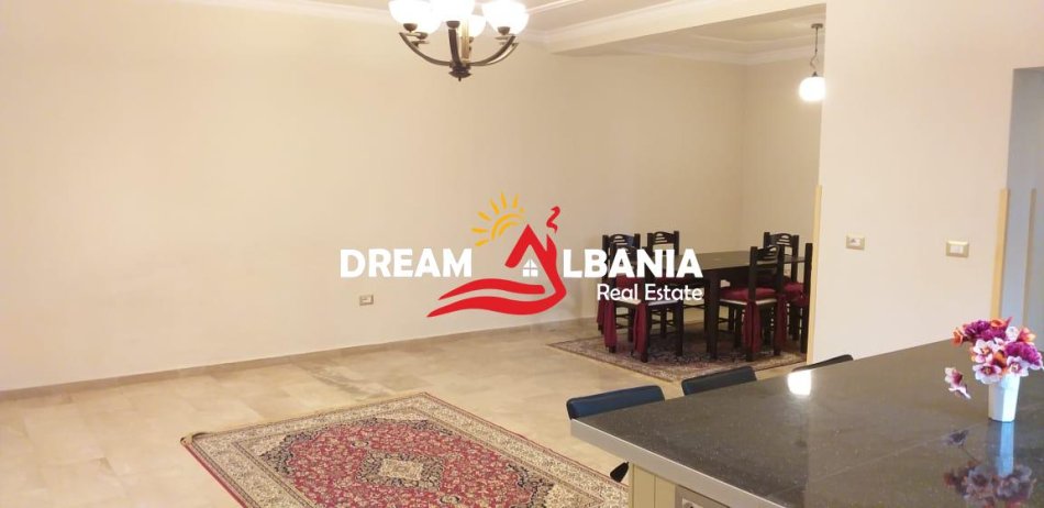 Tirane, shitet Vile 3 Katshe Kati 1, 500 m² 870.000 € (don bosko)