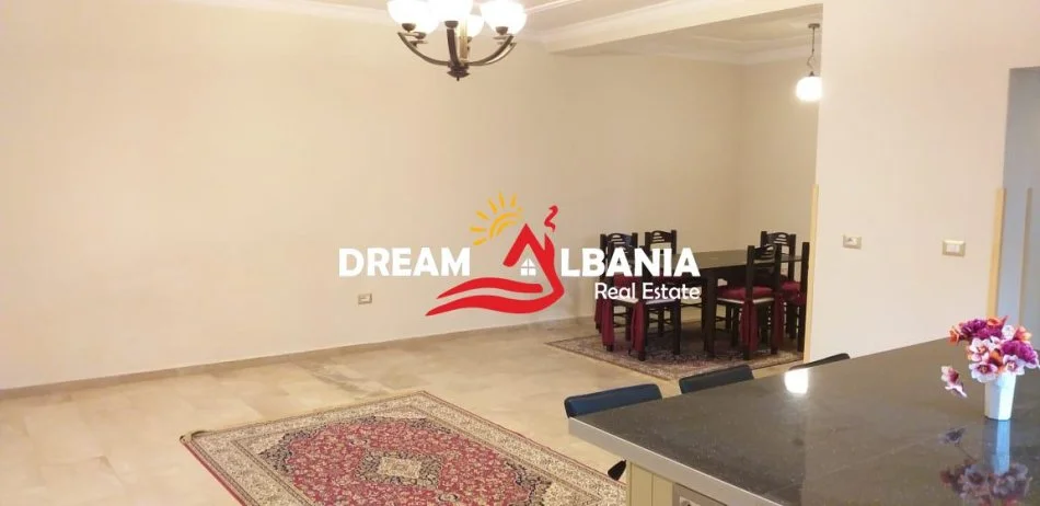 Tirane, shitet Vile 3 Katshe Kati 1, 500 m² 870.000 € (don bosko)