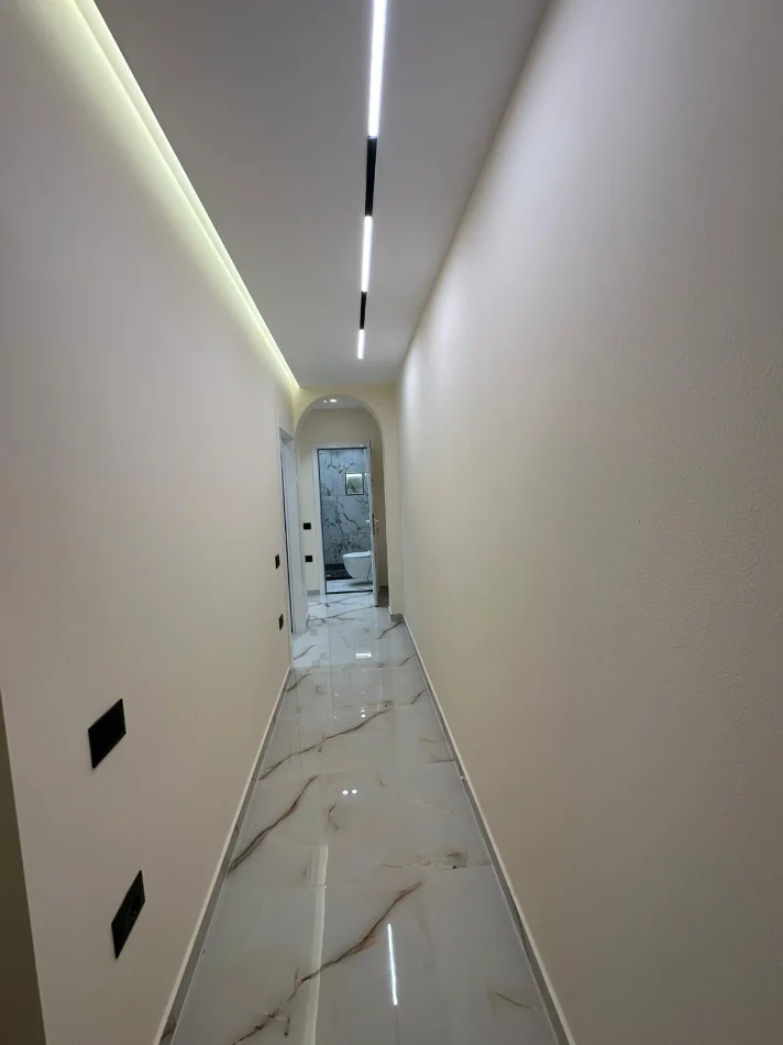 Tirane, jepet me qera apartament duplex 2+1 , 100 m² 800 € (Fakulteti Ekonomikut)
