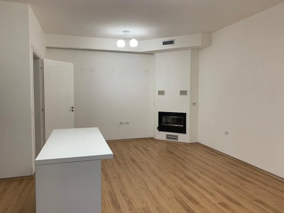 Tirane, jepet me qera apartament duplex Dublex Kati 4, 150 m² 400 € 