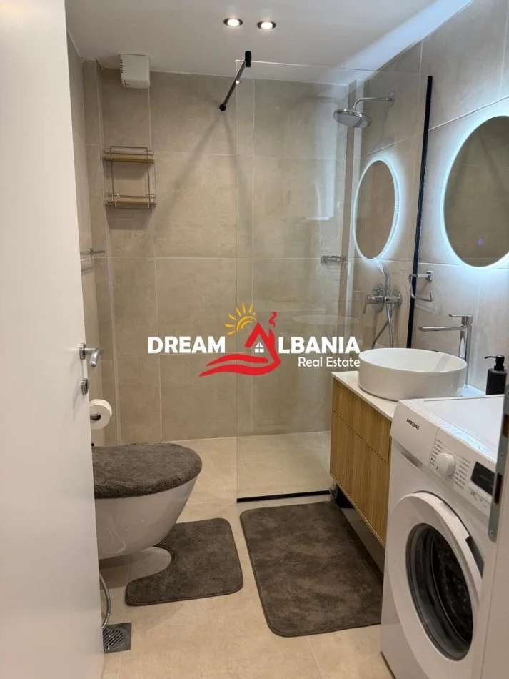 Tirane, jepet me qera apartament Dublex Kati 1, 70 m² 650 € (ne Rrugen e Kavajes, prane Kompleksit Golden Park)