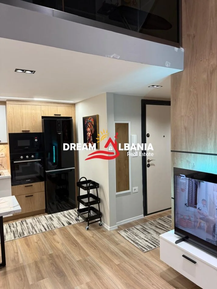 Tirane, jepet me qera apartament Dublex Kati 1, 70 m² 650 € (ne Rrugen e Kavajes, prane Kompleksit Golden Park)