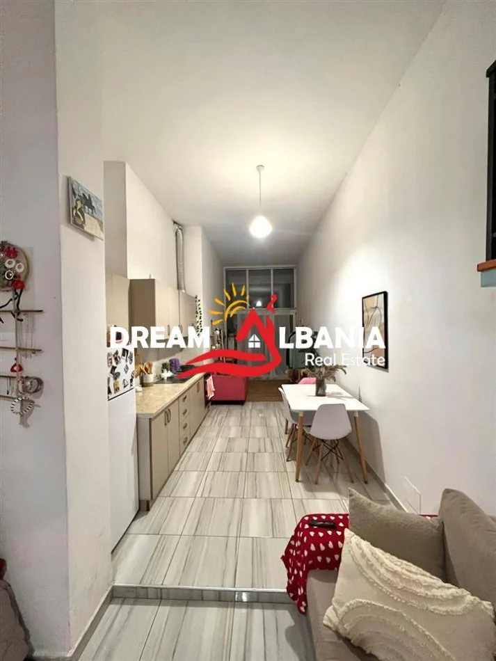 Tirane, shitet apartament Dublex Kati 1, 75 m² 70.000 € (ne Rrugen 5 Maji, prane Shkolles Tirana Jone)