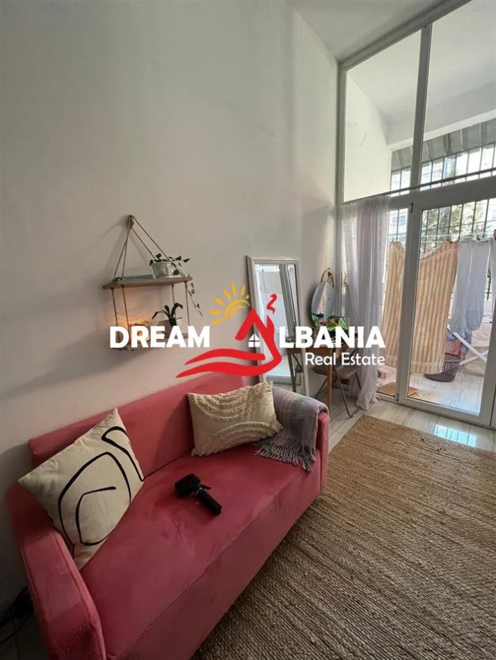 Tirane, shitet apartament Dublex Kati 1, 75 m² 70.000 € (ne Rrugen 5 Maji, prane Shkolles Tirana Jone)