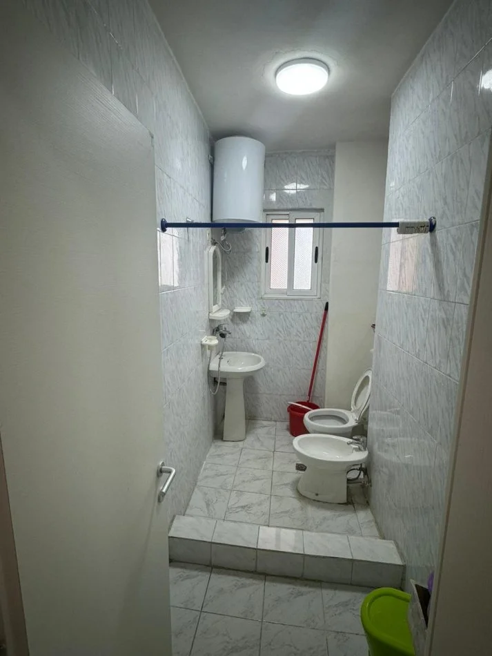 Tirane, shes apartament 2+1+Aneks+Ballkon Kati 5, 105 m² 135.000 € (21 dhjetori)