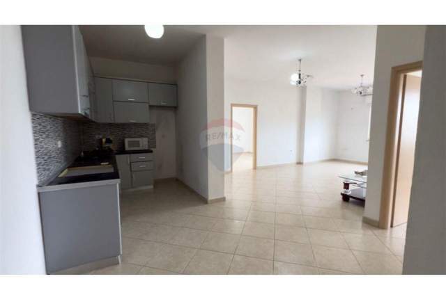 Tirane, shitet apartament 2+1 Kati 5, 105 m² 126.000 Euro (Komuna e Parisit)