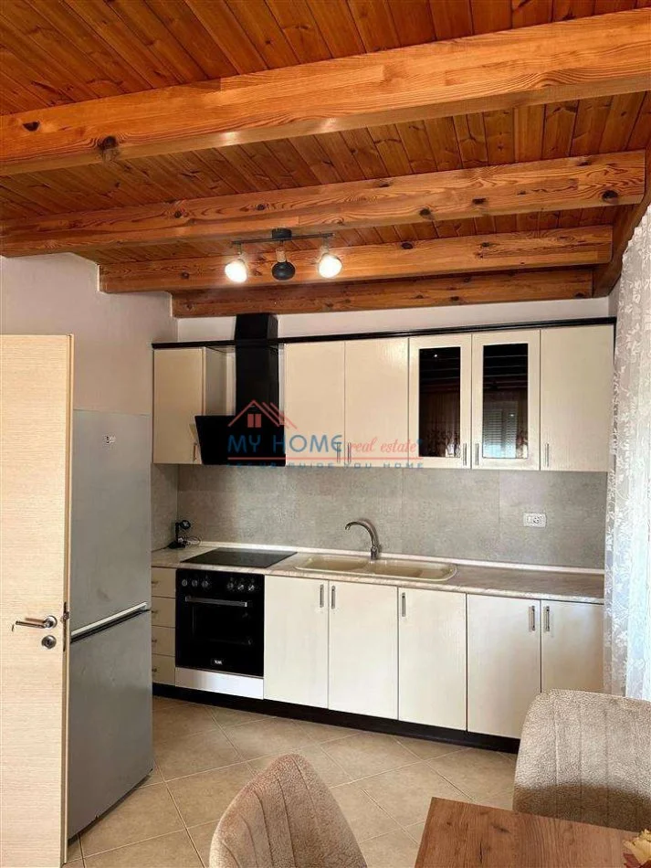 Tirane, jepet me qera apartament 2+1+Ballkon Kati 6, 90 m² 540 € (Fresk)