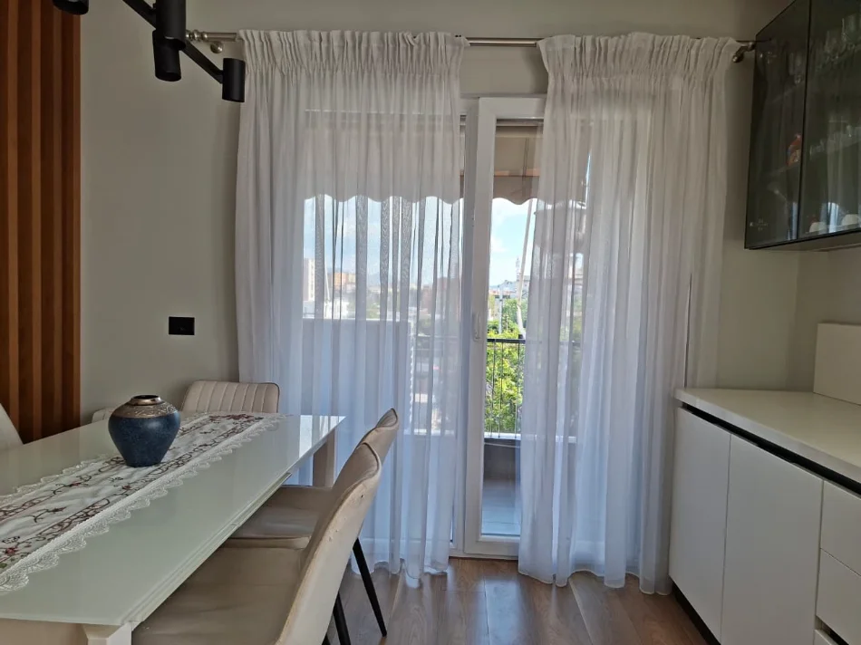 🏠 Me Qera: Super Duplex. 3+1+2wc & 1 Bllk + P. Parkimi (📍5 Maji / BlackStone Lounge )🔥 Hera e Parë me Qera || 100% e re ✨️ 1000€ / Muaj💶