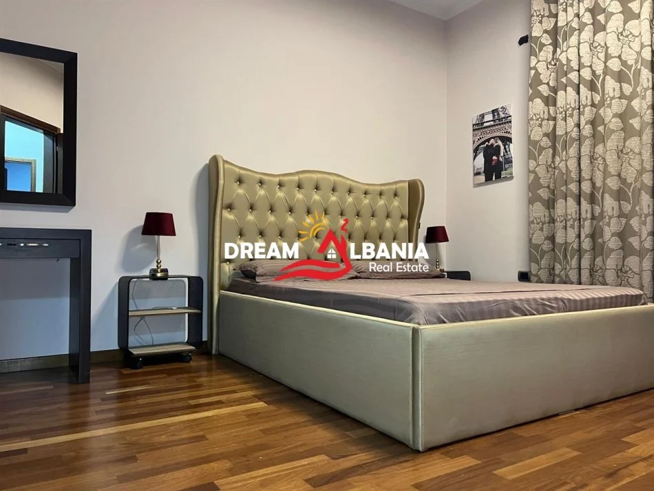 Tirane, jepet me qera apartament Dublex , 150 m² 1.000 € (tek Kristal Center)