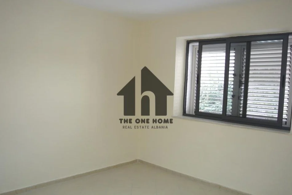 Tirane, jepet me qera zyre Kati 2, 60 m² 600 € (Rr Durresit)
