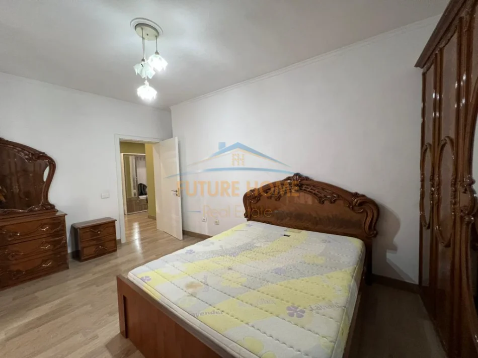 Tirane, shitet apartament 2+1 Kati 3, 109 m² 210.000 € (RRUGA E DURRESIT)