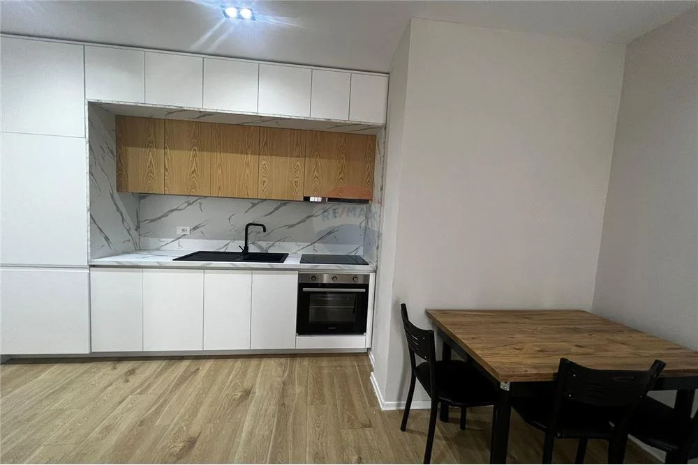 GARSONIERE ME QIRA ISH TREGU ELEKTRIK