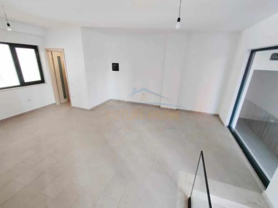 Tirane, shitet dyqan Kati 0, 44 m² 150.000 € (Green City)