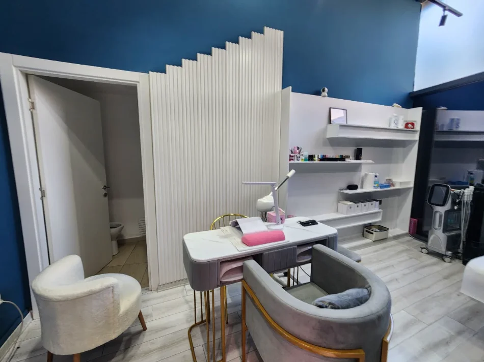 🏘️ Me Qera : Dyqan 20m² ( Myslym Shyri / Taiwani ) ✨️Pallati Lule Bores ( KATI 0) Super mundësi🔥🔥  30,000 Lekë Neto 💶💶/Muaj