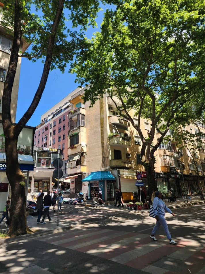 🏘️ Me Qera : Dyqan 20m² ( Myslym Shyri / Taiwani ) ✨️Pallati Lule Bores ( KATI 0) Super mundësi🔥🔥  30,000 Lekë Neto 💶💶/Muaj