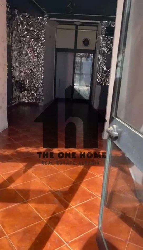 Tirane, jepet me qera dyqan Kati 0, 40 m² 400 € (Gjimnazi Partizani)