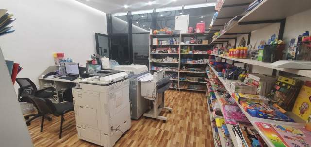 Tirane, jepet me qera dyqan Kati 0, 38 m² 30.000 Leke (Bedri Karapici)