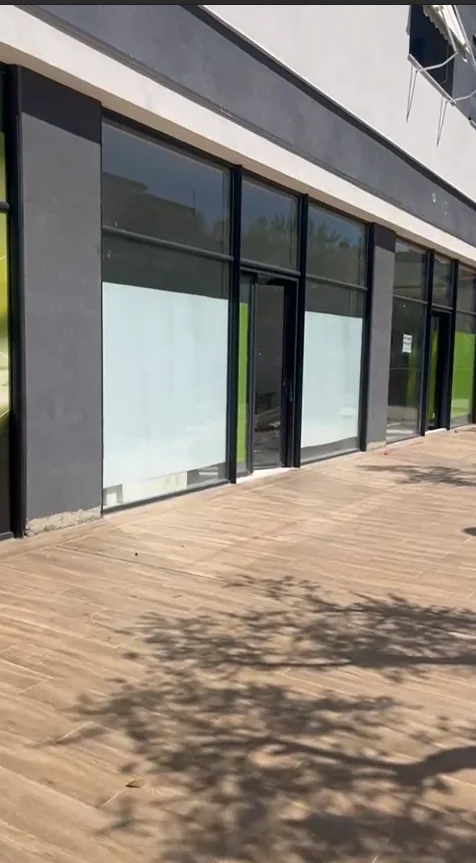 Tirane, jepet me qera ambjent biznesi Kati 0, 55 m² 700 € (Rr. Ali Shefqeti)