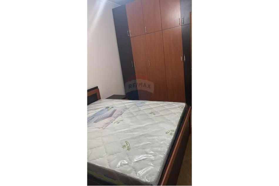 Tirane, jepet me qera 3+1+Ballkon Kati 2, 80 m² 500 € 