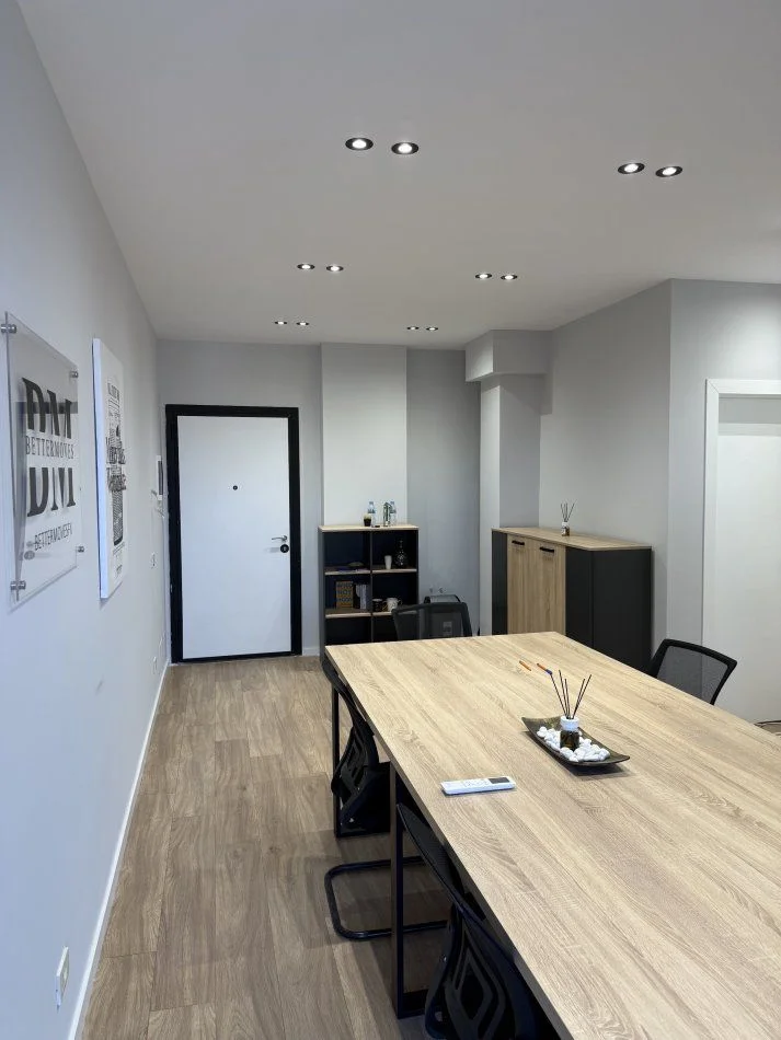 Tirane, jepet me qera zyre Kati 4, 69 m² 700 € (RRUGA  MINE PEZA )