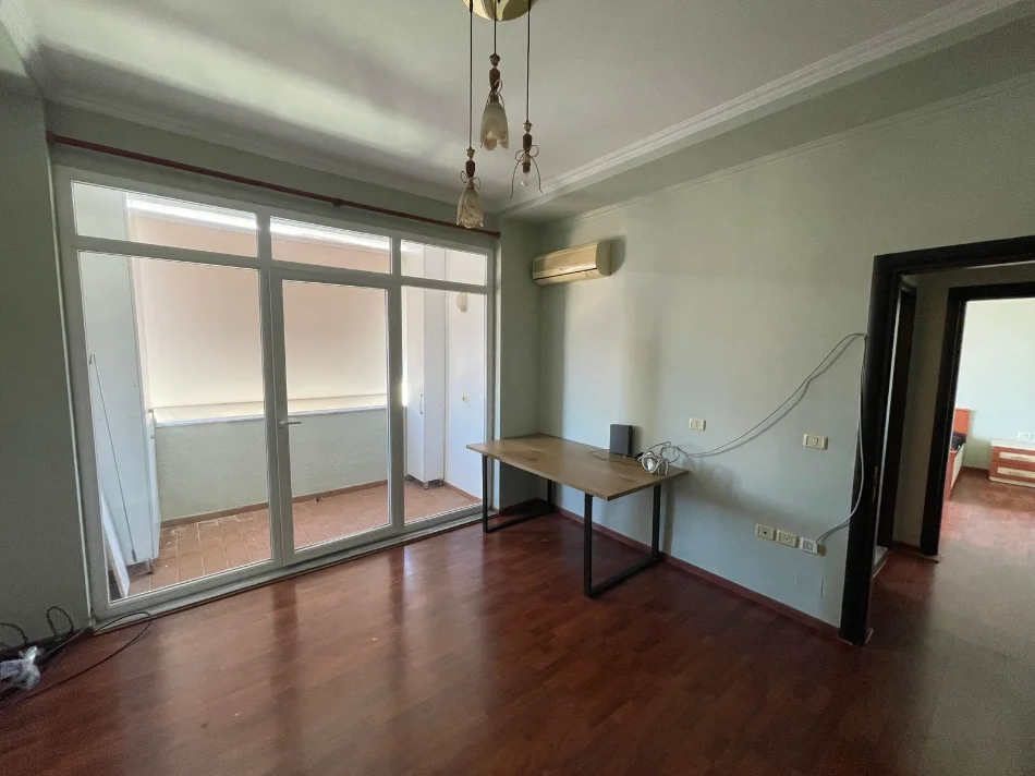 Tirane, jepet me qera apartament 2+1 Kati 8, 850 € 