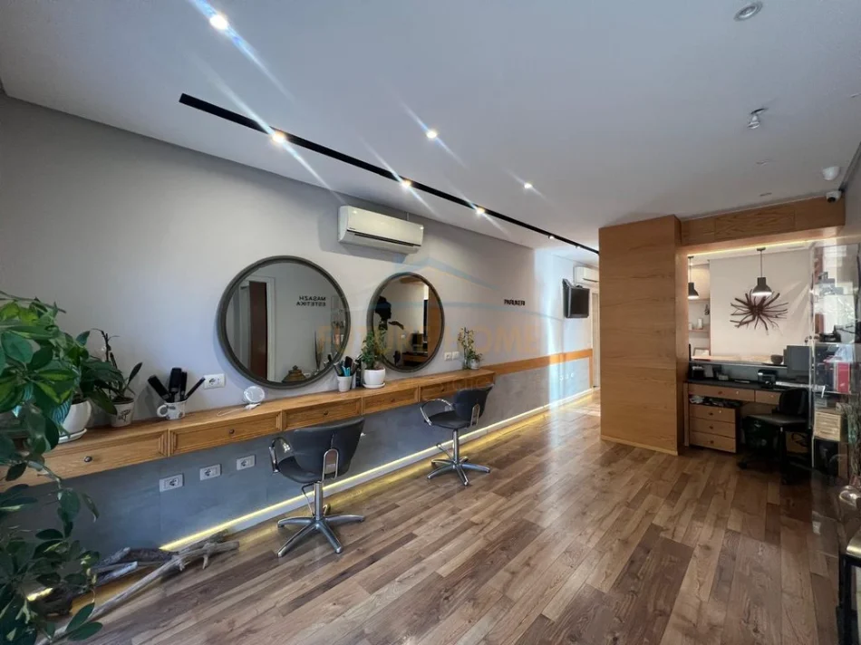 Tirane, jepet me qera ambjent biznesi Kati 1, 98 m² 1.500 € (DON BOSKO)