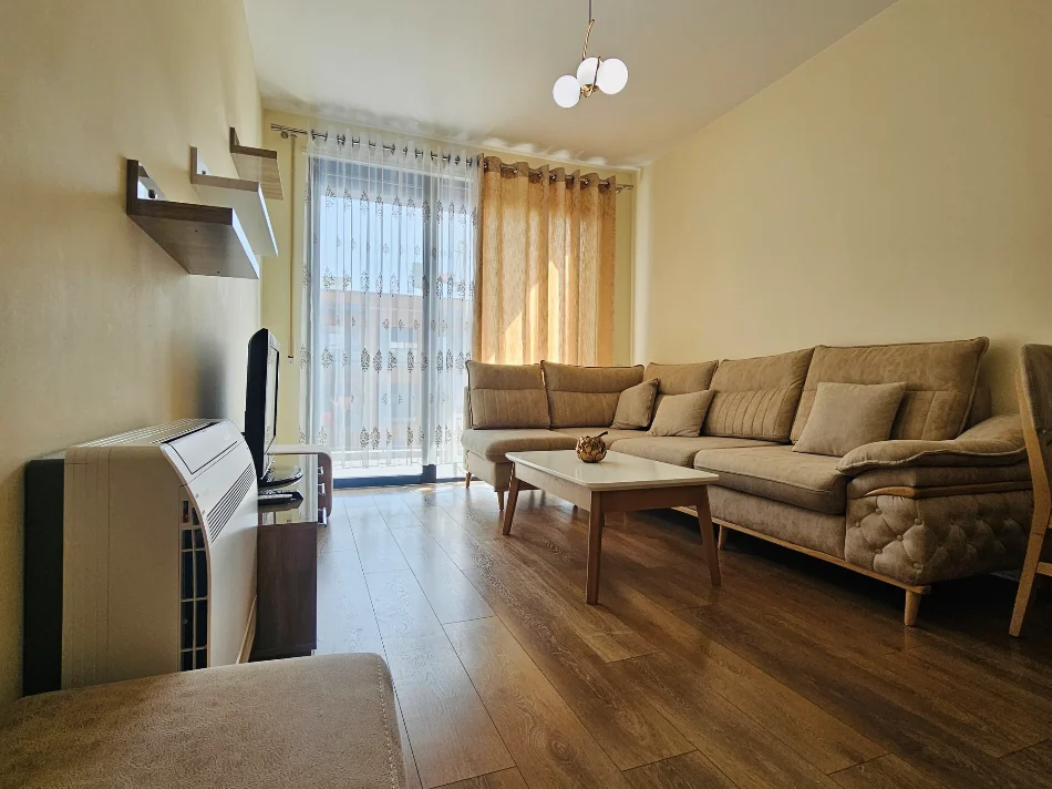 Tirane, jepet me qera apartament 1+1 , 70 m² 570 € (Kompleksi ASL)