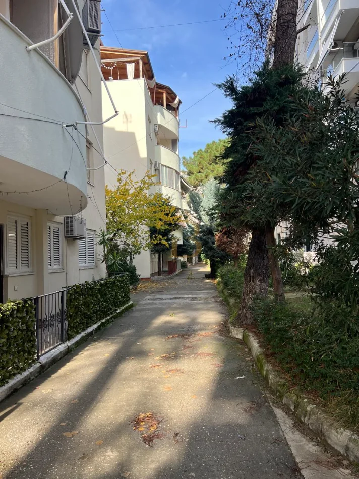 Durres, jepet me qera apartament 2+1+Ballkon Kati 4, 119 m² 130.000 € (Golem)