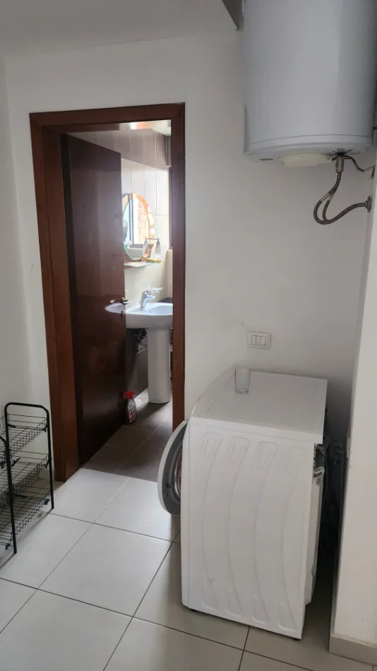Tirane, jepet me qera apartament 1+1+Aneks+Ballkon Kati 1, 55 m² 30.000 Lek