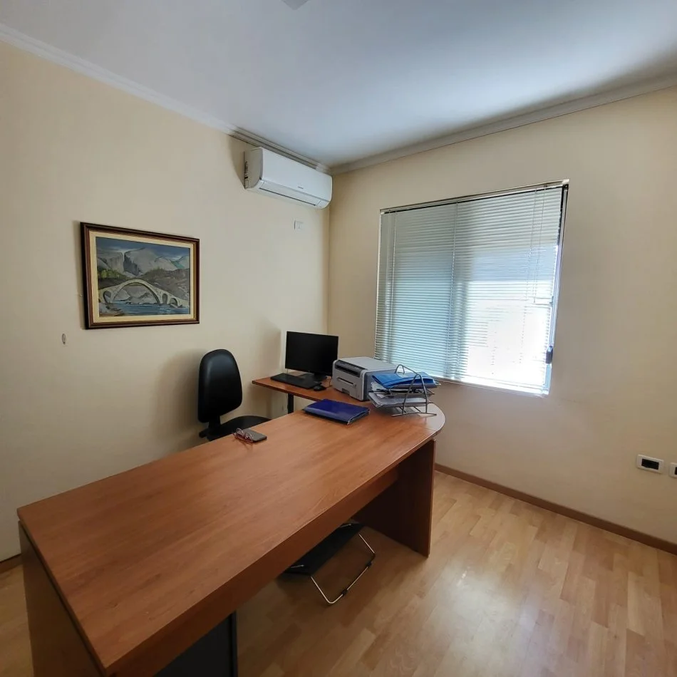 Tirane, jepet me qera apartament 1+1 Kati 2, 70 m² 700 € (Sulejman Delvina)