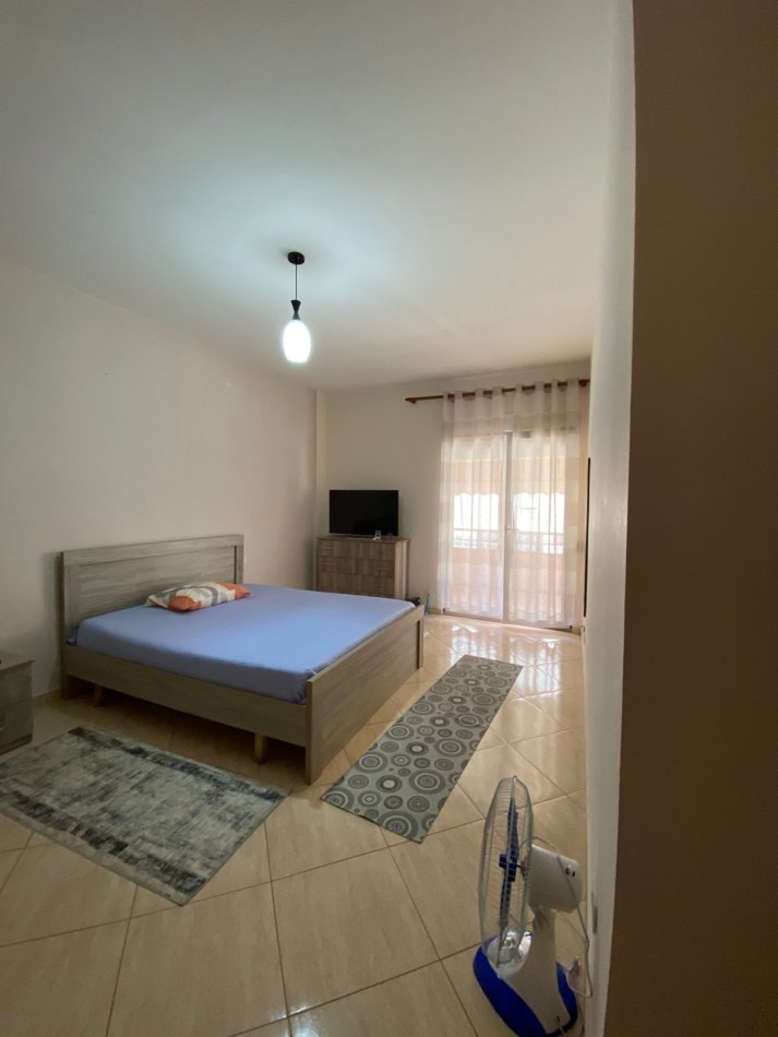 Tirane, jepet me qera apartament 2+1 Kati 1, 120 m² 620 € (don bosko)