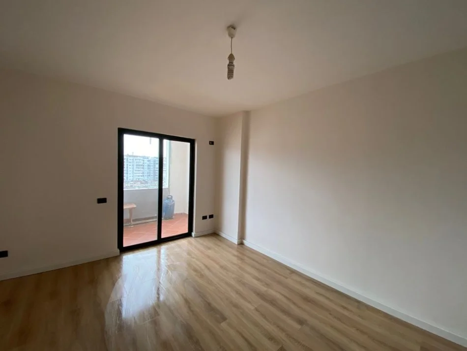 Durres, shitet apartament 2+1+Ballkon Kati 10, 82 m² 120.000 € (Abaz Celkupa)