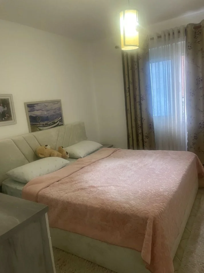 Tirane, shitet 1+1 Kati 3, 