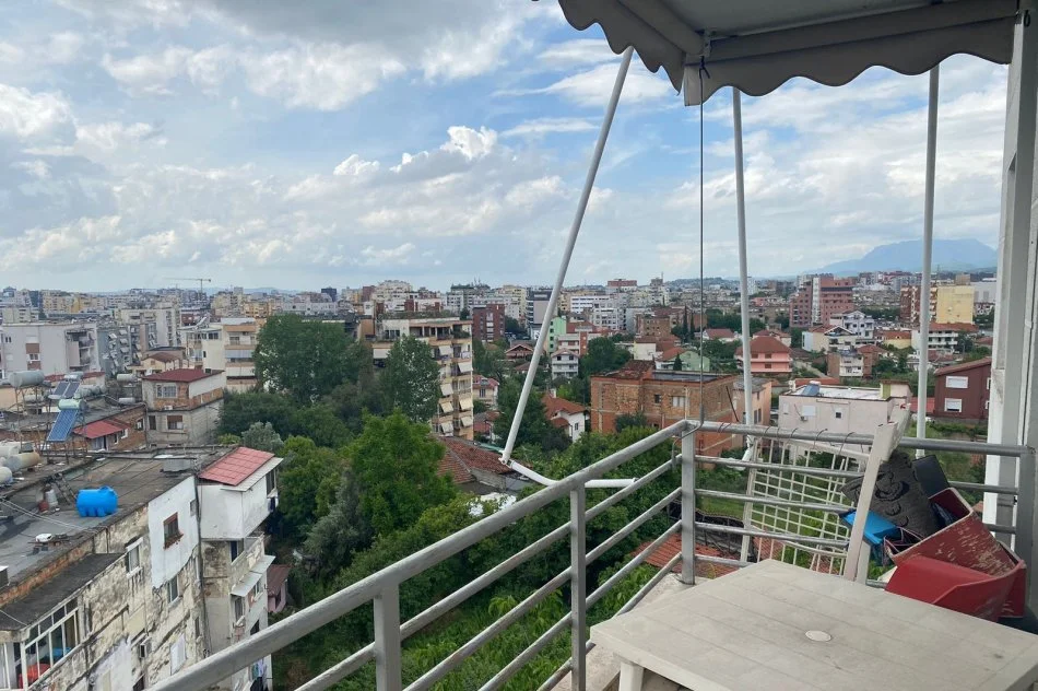 Tirane, jepet me qera apartament 2+1+Ballkon Kati 6, 120 m² 480 € (Ali Dem rruga Idriz Dollaku)