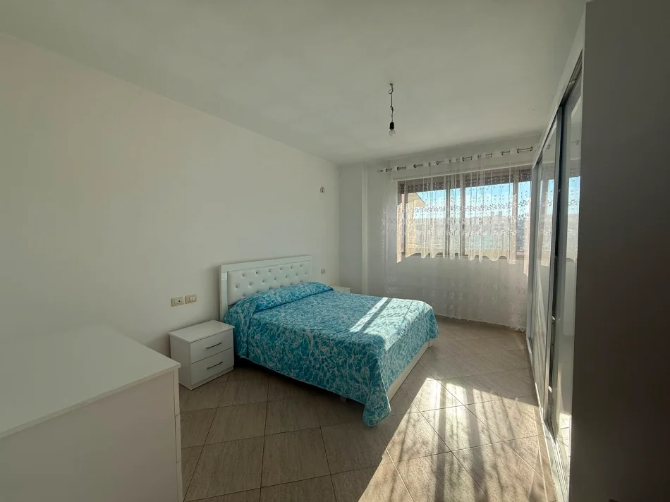 Durres, Jepet me Qera apartament 2+1+Ballkon Kati 8, 80 m²