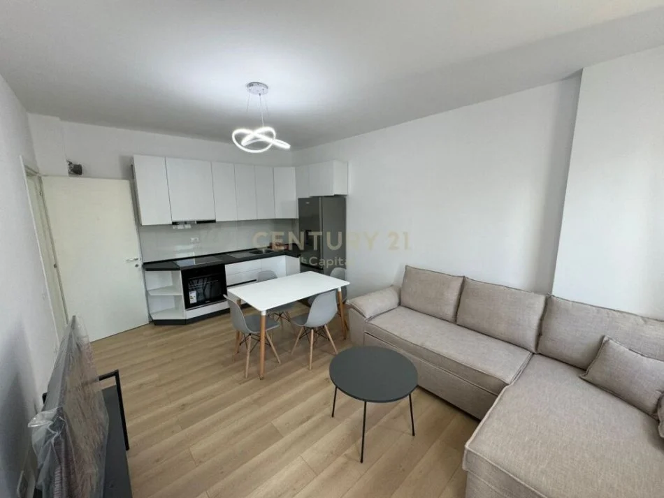 Tirane, jepet me qera apartament 1+1+Ballkon Kati 6, 55 m² 550 € (Rruga Dritan Hoxha)