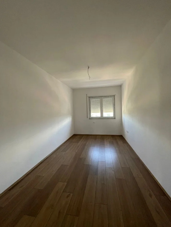 Tirane, jepet me qera apartament 2+1+Ballkon Kati 6, 80 m² 400 € (Vila L2)