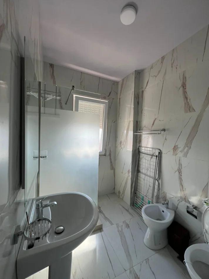 Tirane, shitet apartament 1+1 Kati 9, 47 m² 110.000 € 