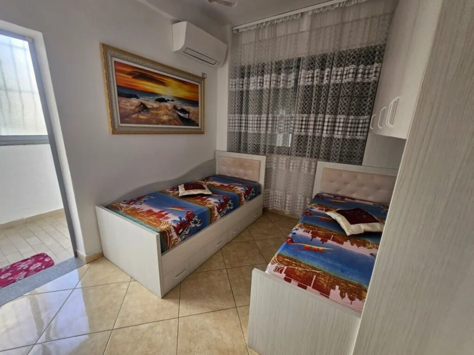 Shkembi Kavajes, jepet me qera apartament 2+1+Aneks+Ballkon Kati 1, 90 m² 350 € 
