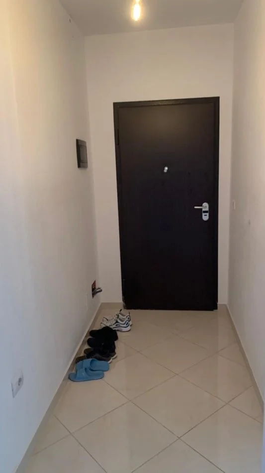 Tirane, shitet 1+1 Kati 3, 84m² 109.000€ (Pran spitalit amerikan 3)