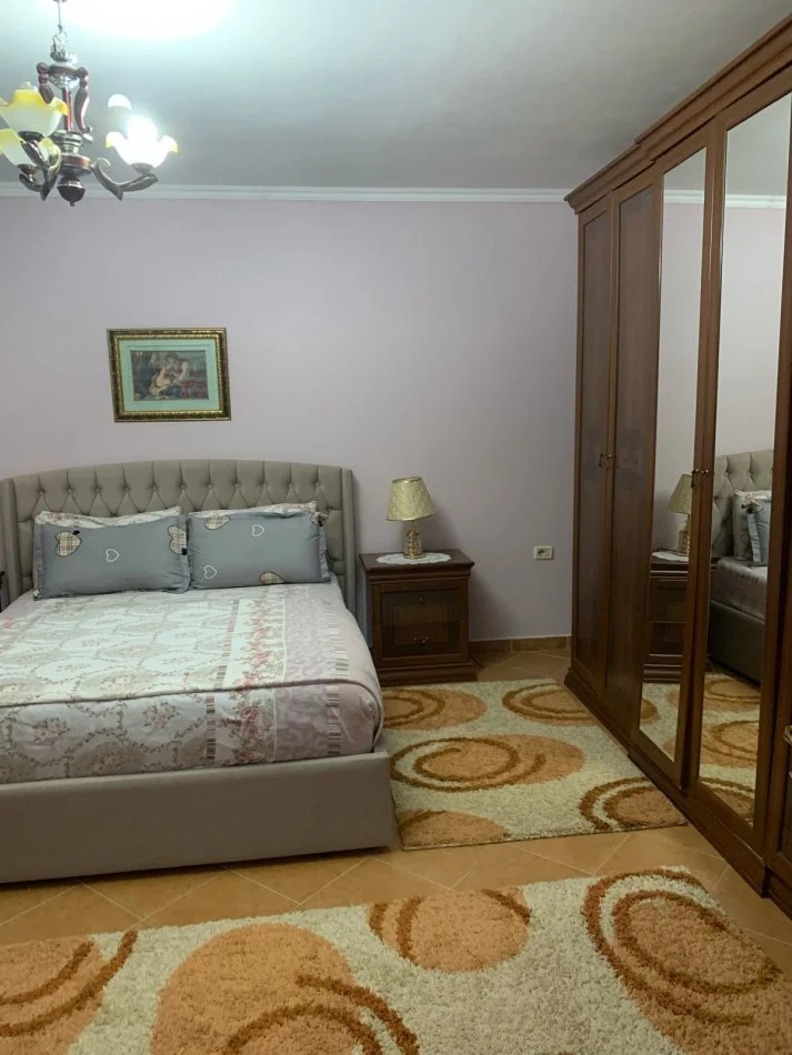 Tirane, jepet me qera apartament duplex Dublex , 120 m² 800 € (Selite, Rruga Rexhep Pinari.)