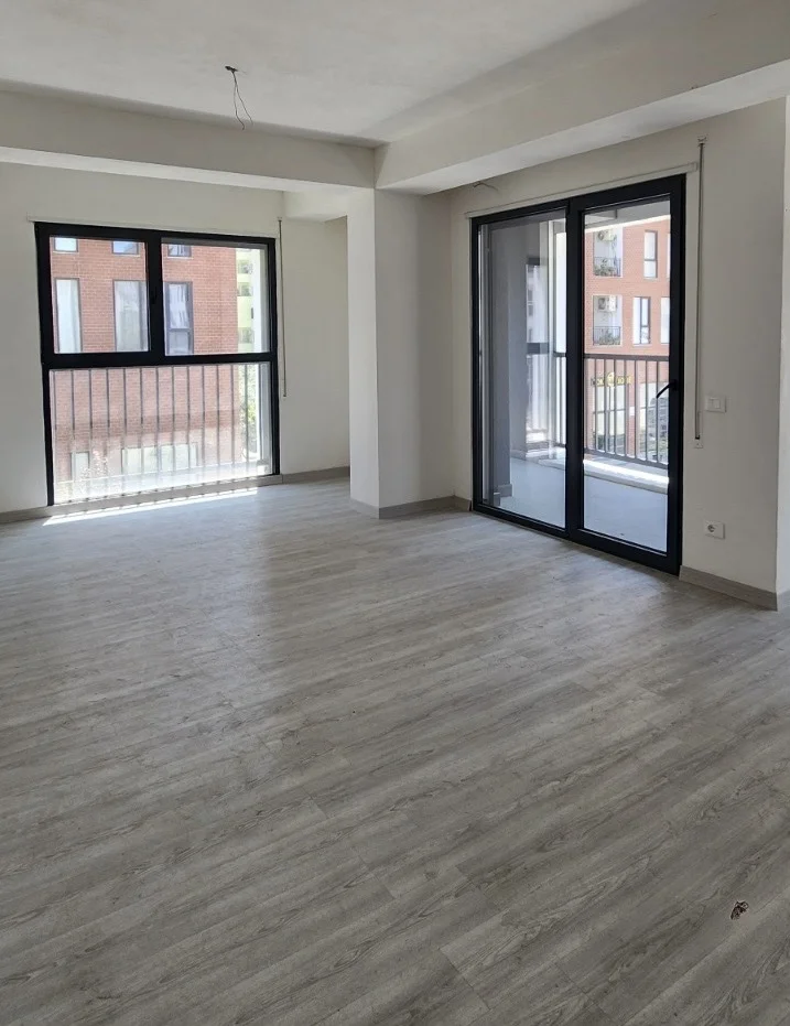 Shqiperi, shitet apartament 3+1 Kati 2, 147 m² 272.700 € (Rezidenca Elbavo)